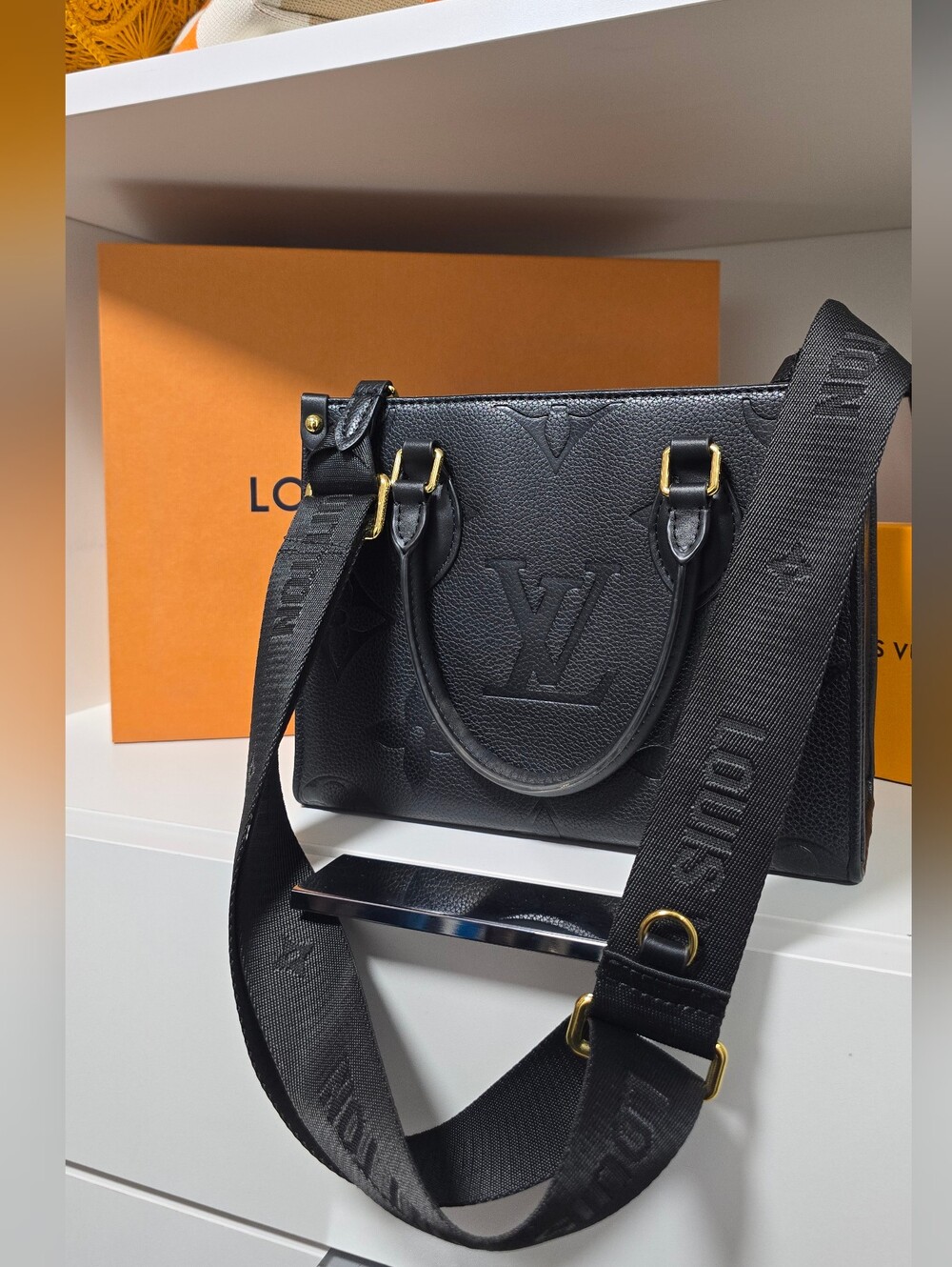Fashion Bag Black Embossed Leather Tote Crossbody with Wide Logo Strap - Picture 2 of 8